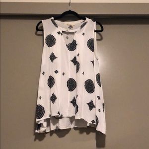 White and blue tank top with keyhole cutout